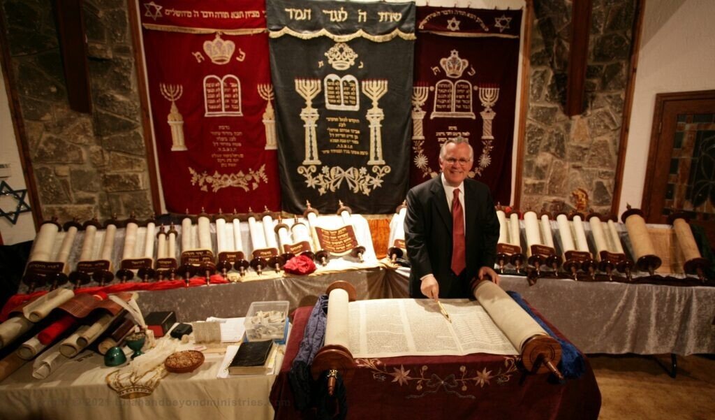 Tanakh Sculpture Robert Summers home Glen Rose Texas